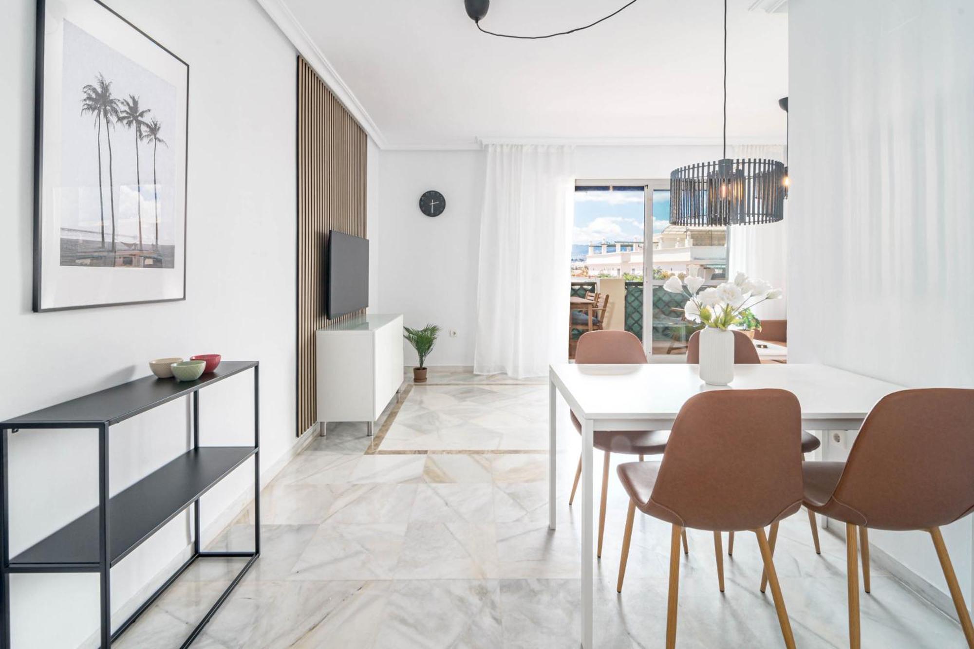Contemporary Near Puerto Banus