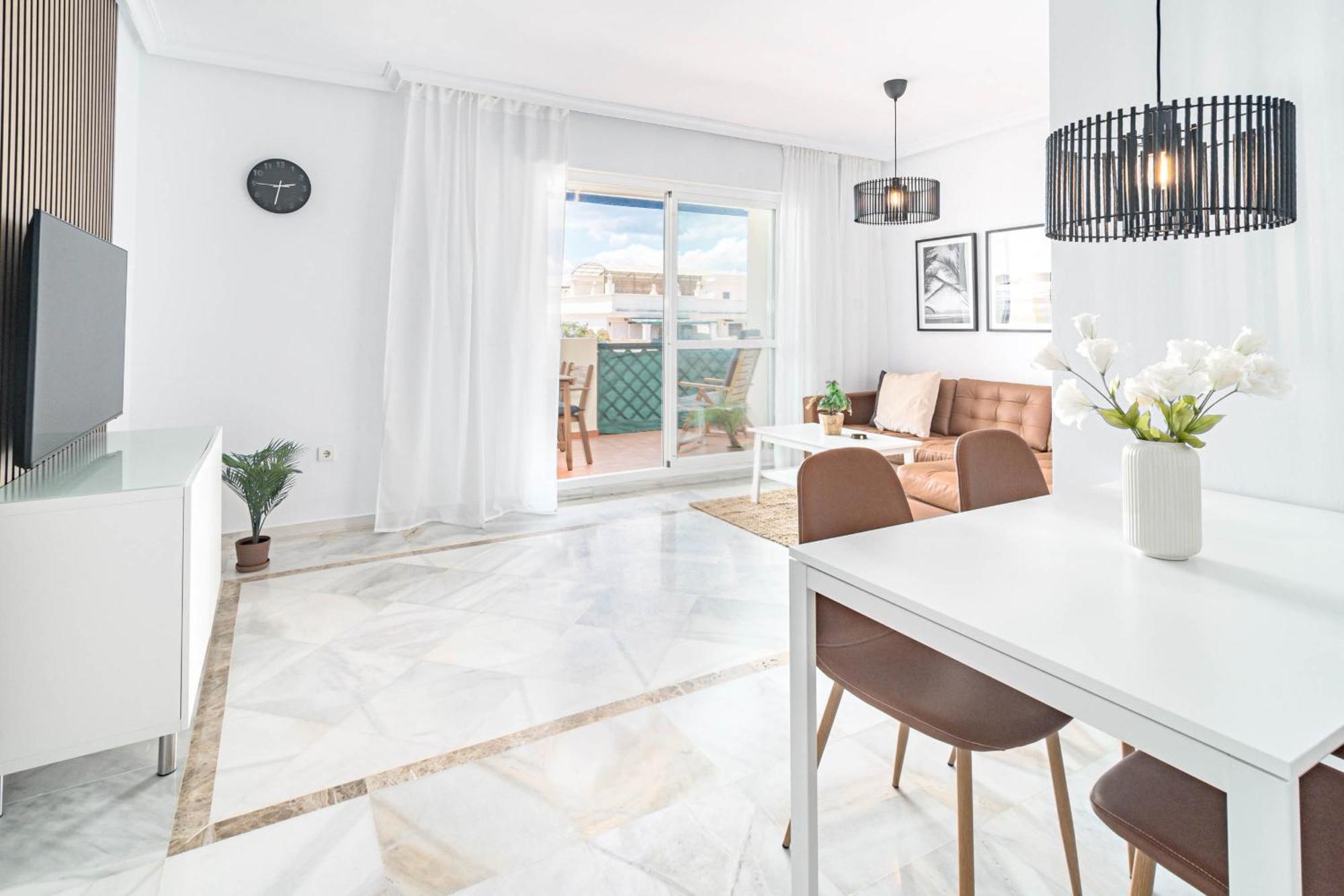Contemporary Near Puerto Banus *